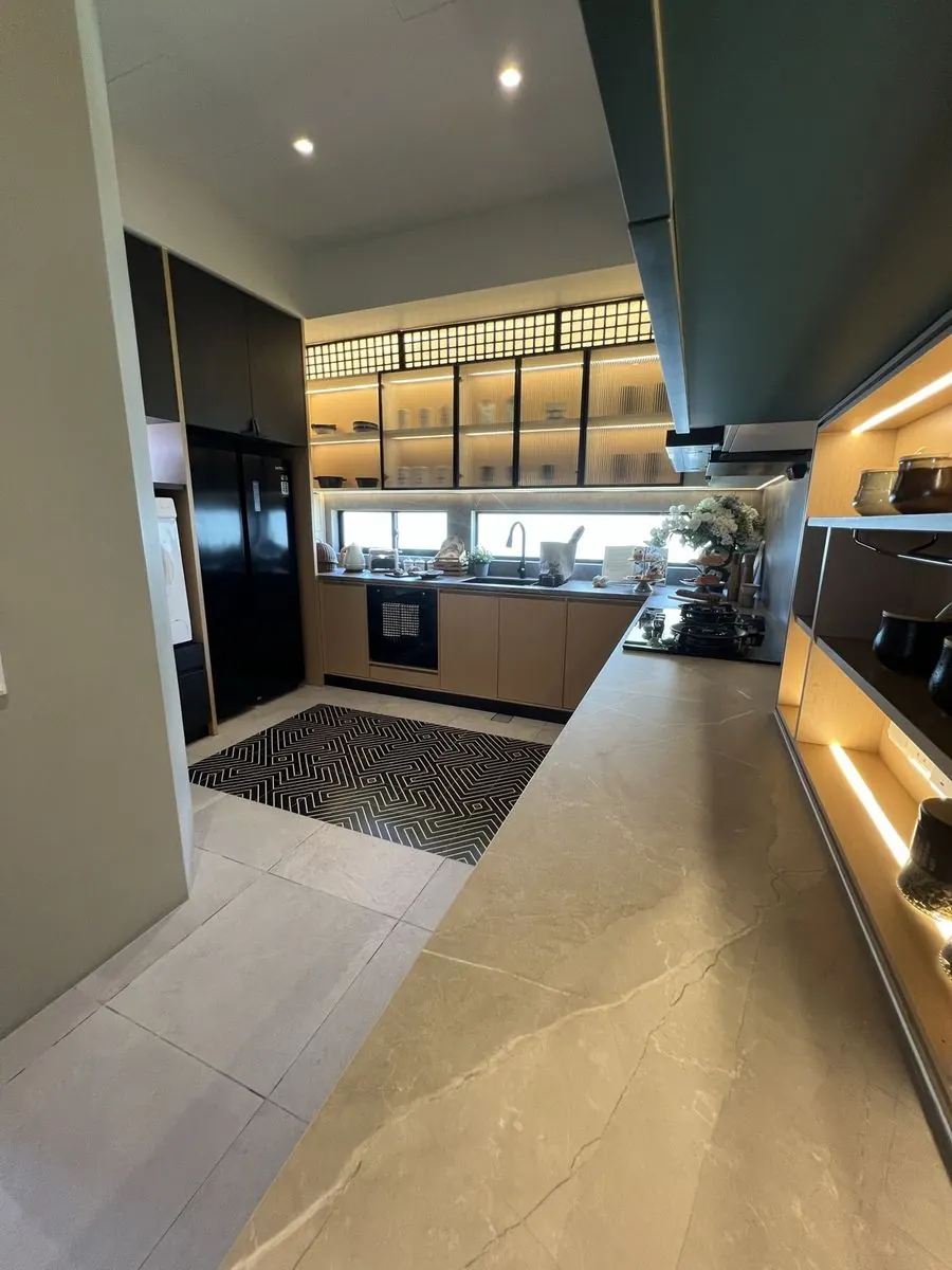Kitchen of the BungalowDees Premier show unit