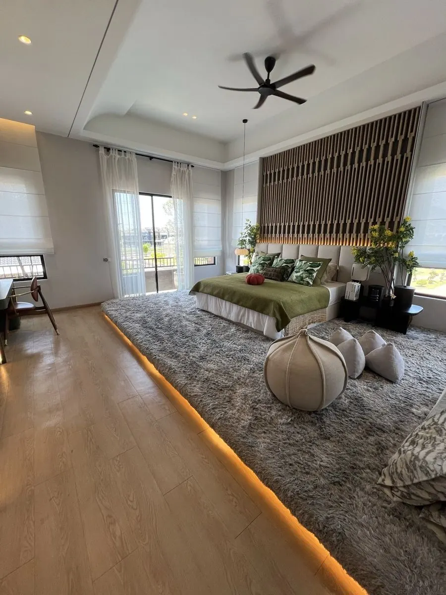 Master bedroom of the BungalowDees Premier show unit