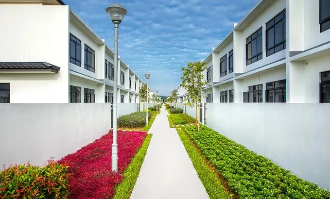 Landscaped walkway