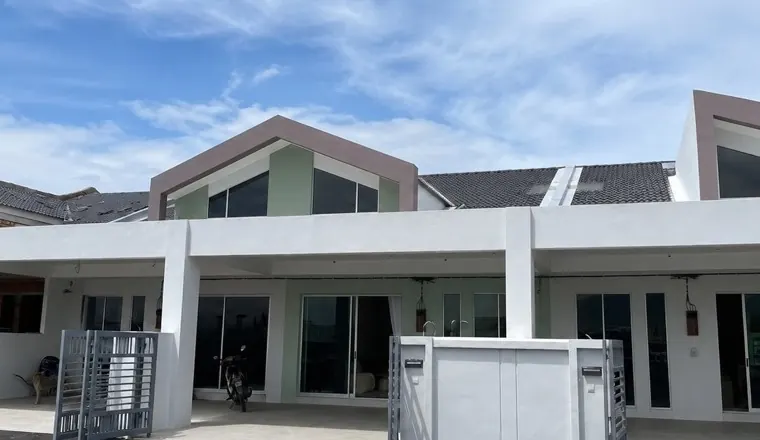 Completed single storey terrace homes at Klemeru, Meru Ipoh &mdash; the Klemeru 4 house type